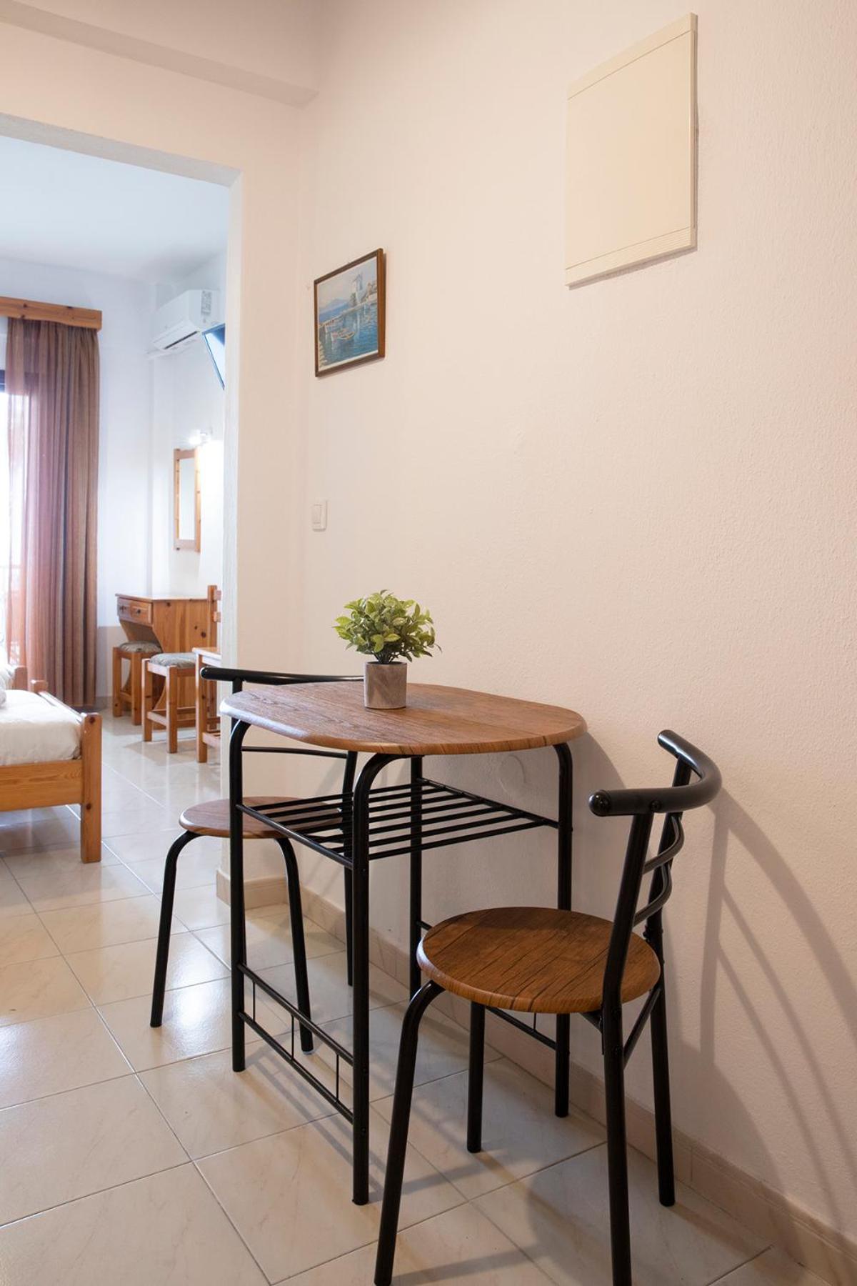Manos Kritikakis Apartments Platamónasz Kültér fotó